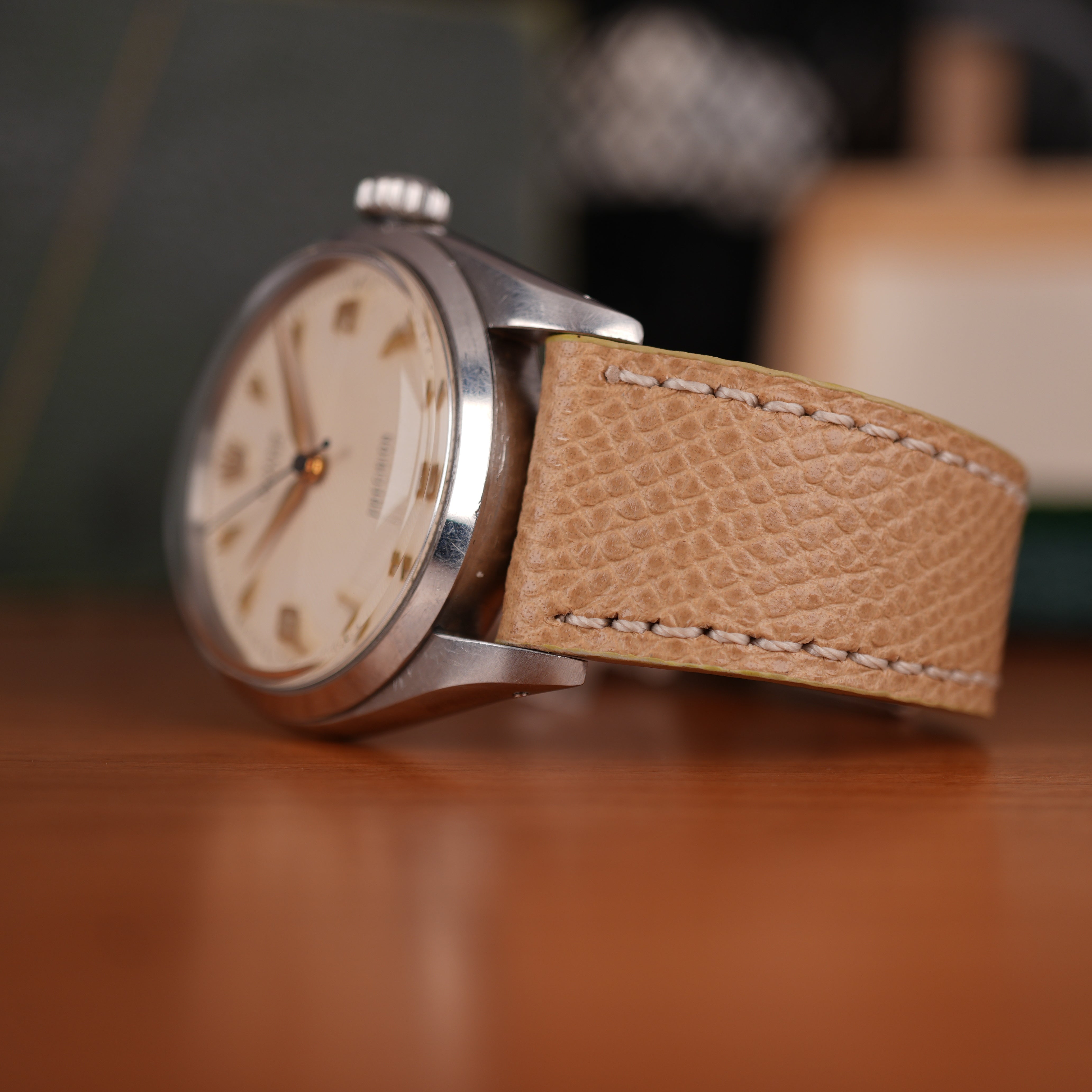 Sand Hammered Calfskin Ecru Stitches Watch strap